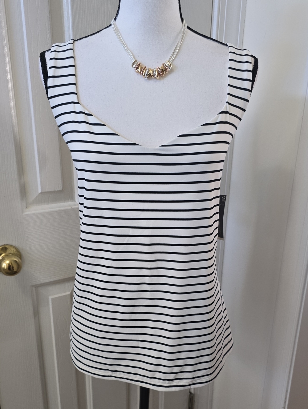 WORTHINGTON BRAND WOMEN'S PLUS SIZE WHITE AND BLACK STRIPES TANK TOP SIZE XXL